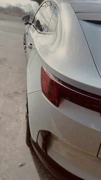 Polestar 4 Long Range Dual Motor — Berline électrique premium, 1900 km seulement — Miniature 8