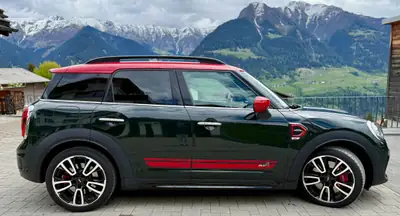 MINI Countryman 2.0i John Cooper Works ALL4 — Sportivité intégrale et polyvalence SUV — exterior view