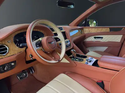 Bentley Bentayga V8 — SUV de luxe britannique, 549 ch, faible kilométrage — Thumbnail 9
