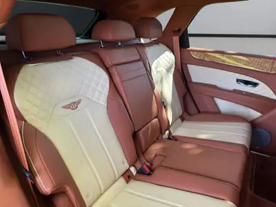 Bentley Bentayga V8 — SUV de luxe britannique, 549 ch, faible kilométrage — Thumbnail 16