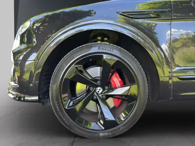 Bentley Bentayga V8 — SUV de luxe britannique, 549 ch, faible kilométrage — Thumbnail 19