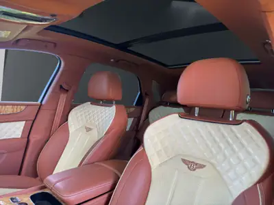 Bentley Bentayga V8 — SUV de luxe britannique, 549 ch, faible kilométrage — Thumbnail 23
