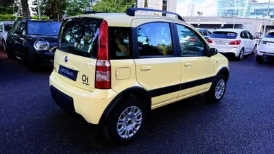 Fiat Panda 1.3 JTD 4x4 — Citadine robuste et économique, 105'000 km — détail