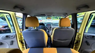 Fiat Panda 1.3 JTD 4x4 — Citadine robuste et économique, 105'000 km — Miniature 8