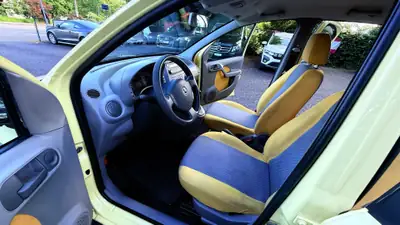 Fiat Panda 1.3 JTD 4x4 — Citadine robuste et économique, 105'000 km — Miniature 10