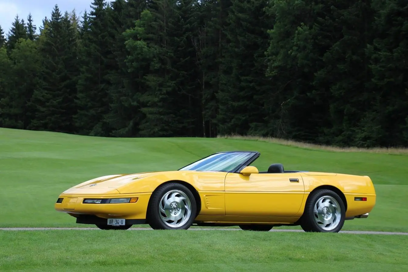 Chevrolet Corvette C4 LT1 Convertible — Muscle car américain légendaire, 306 ch