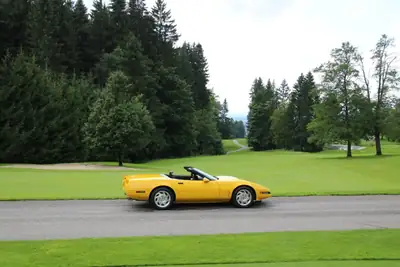Chevrolet Corvette C4 LT1 Convertible — Muscle car américain légendaire, 306 ch — cruscotto