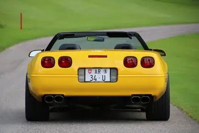Chevrolet Corvette C4 LT1 Convertible — Muscle car américain légendaire, 306 ch — Miniatura 14