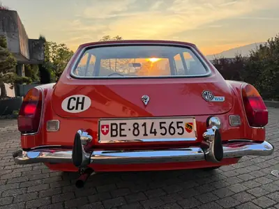 MG MGB GT 1973 — Icône sportive des années 70, Blaze Orange originale — détail