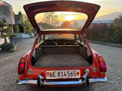 MG MGB GT 1973 — Icône sportive des années 70, Blaze Orange originale — Miniature 10