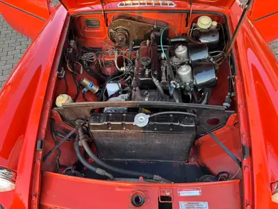 MG MGB GT 1973 — Icône sportive des années 70, Blaze Orange originale — Miniature 12