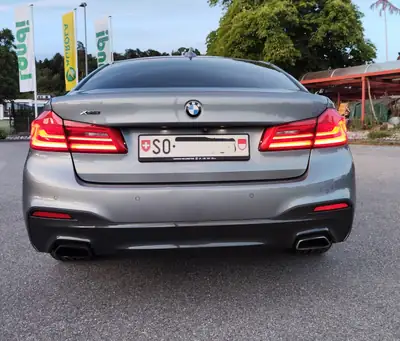 BMW 540i xDrive Sport Line — Berline sportive M-Paket, entretien complet — detail