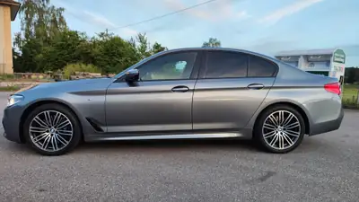 BMW 540i xDrive Sport Line — Berline sportive M-Paket, entretien complet — Thumbnail 8