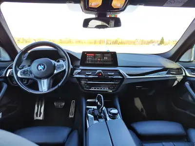 BMW 540i xDrive Sport Line — Berline sportive M-Paket, entretien complet — Thumbnail 12