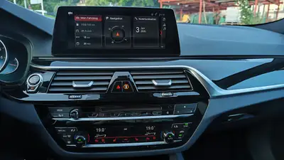 BMW 540i xDrive Sport Line — Berline sportive M-Paket, entretien complet — Thumbnail 13