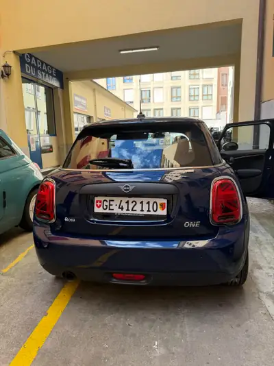 MINI One 1.5i — Citadine urbaine 2018, kilométrage vert et toiture panoramique — dettaglio