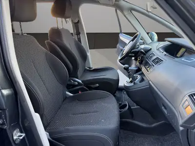 Citroën C4 Grand Picasso 1.6 HDI — Monospace 7 places, fiable et économe — Miniatur 17