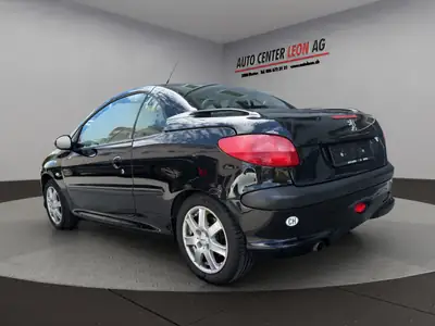 Peugeot 206 CC 2.0 16V — Cabriolet sportif, cuir premium et entretien complet — interior