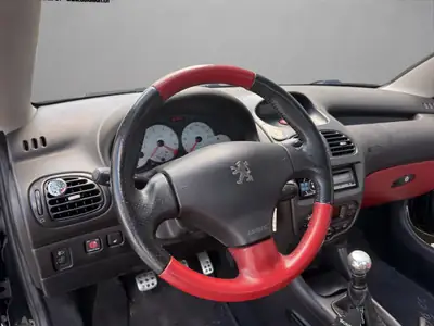 Peugeot 206 CC 2.0 16V — Cabriolet sportif, cuir premium et entretien complet — Thumbnail 10