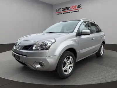 Renault Koleos 2.5 Dynamique Luxe 4x4 — SUV robuste, 4 roues motrices et cuir premium — side view