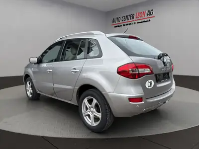 Renault Koleos 2.5 Dynamique Luxe 4x4 — SUV robuste, 4 roues motrices et cuir premium — interior
