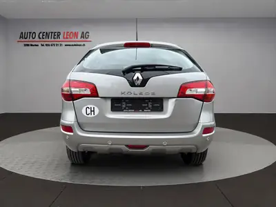 Renault Koleos 2.5 Dynamique Luxe 4x4 — SUV robuste, 4 roues motrices et cuir premium — dashboard