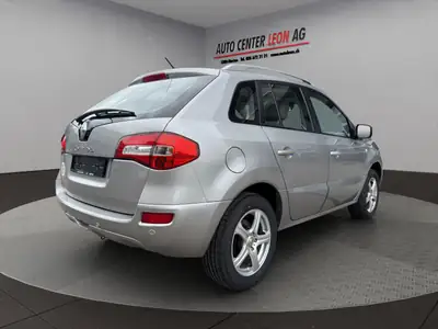 Renault Koleos 2.5 Dynamique Luxe 4x4 — SUV robuste, 4 roues motrices et cuir premium — detail