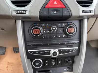 Renault Koleos 2.5 Dynamique Luxe 4x4 — SUV robuste, 4 roues motrices et cuir premium — Thumbnail 16