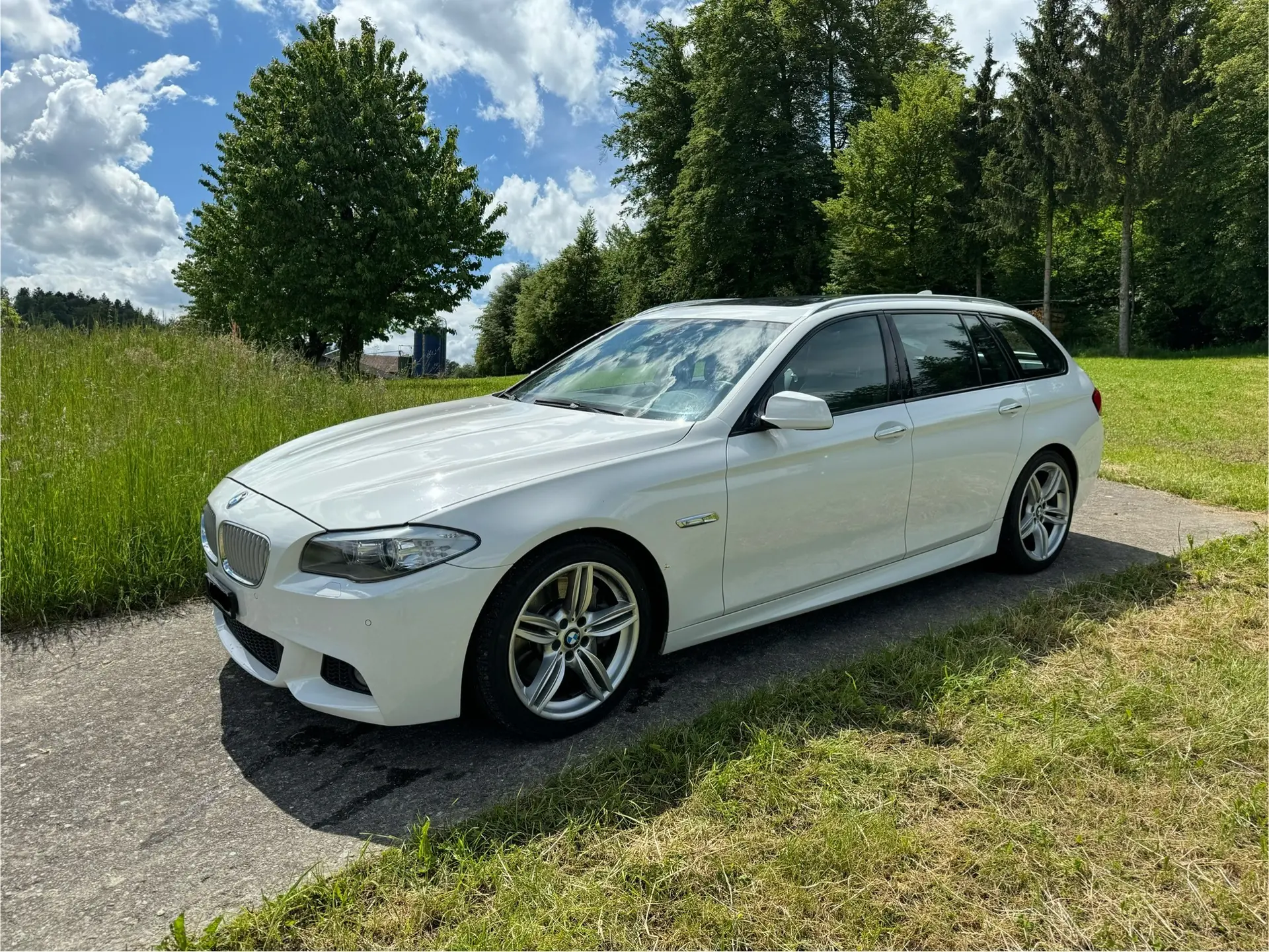 BMW 550i Touring — Berline de prestige, révision complète 2024, freins neufs — Außenansicht
