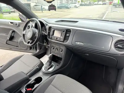 VW Beetle 1.2 TSI DSG — L'icône compact, efficace et sans sinistre — Miniature 21