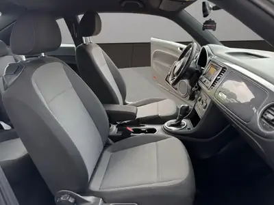 VW Beetle 1.2 TSI DSG — L'icône compact, efficace et sans sinistre — Miniature 20