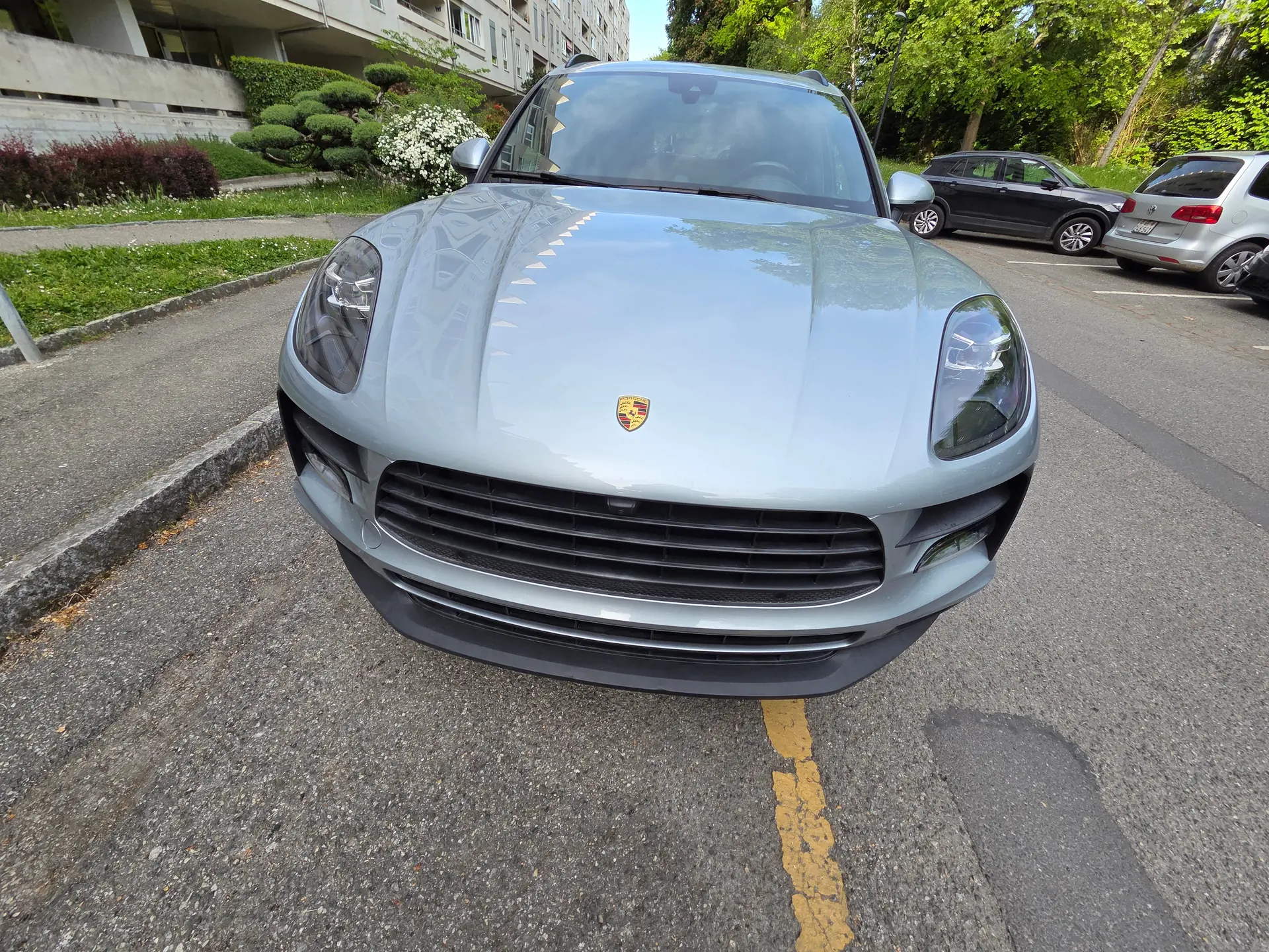 Porsche Macan 2.0 — SUV sportif 245 ch, toutes options, historique sans accident — vue extérieure