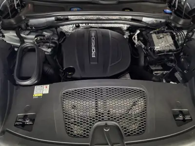 Porsche Macan 2.0 — SUV sportif 245 ch, toutes options, historique sans accident — intérieur