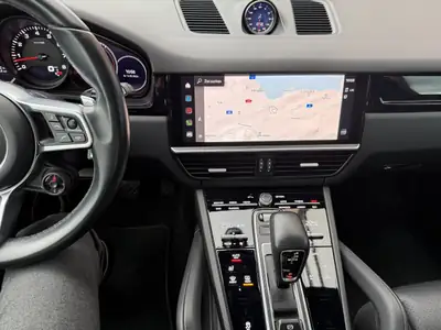 Porsche Cayenne 3.0 V6 — SUV sportif avec vitrages teinté et toit panoramique — Thumbnail 7