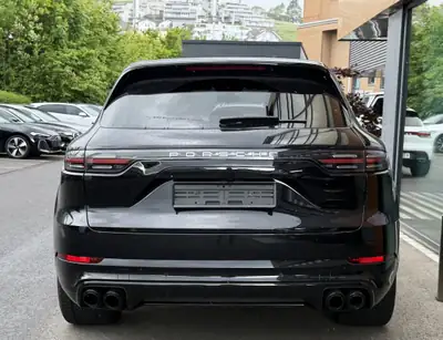 Porsche Cayenne 3.0 V6 — SUV sportif avec vitrages teinté et toit panoramique — Thumbnail 9