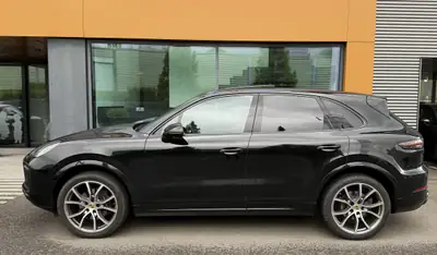 Porsche Cayenne 3.0 V6 — SUV sportif avec vitrages teinté et toit panoramique — Thumbnail 10