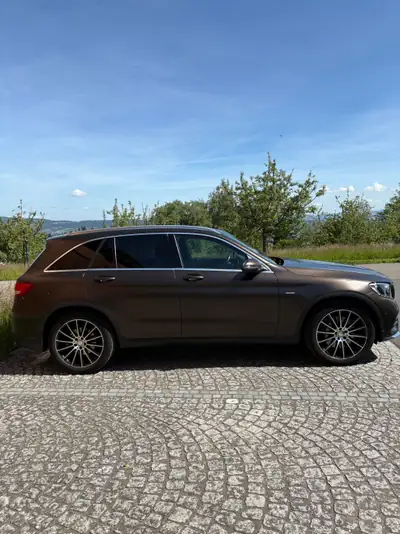 Mercedes-Benz GLC 250 d AMG Line — SUV premium diesel 4Matic, 111 000 km — rear view