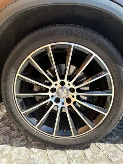 Mercedes-Benz GLC 250 d AMG Line — SUV premium diesel 4Matic, 111 000 km — detail