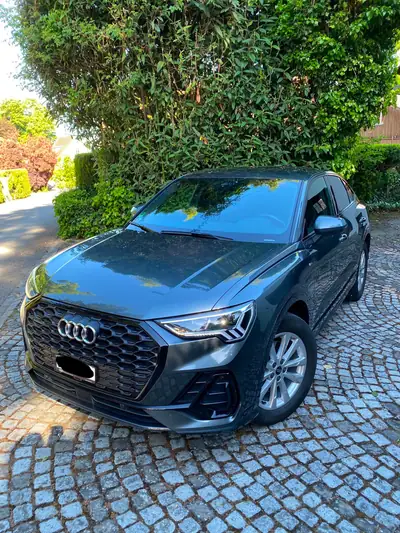 Audi Q3 2.0 40 TFSI S line — SUV compact dynamique avec pneus hiver neufs — fianco