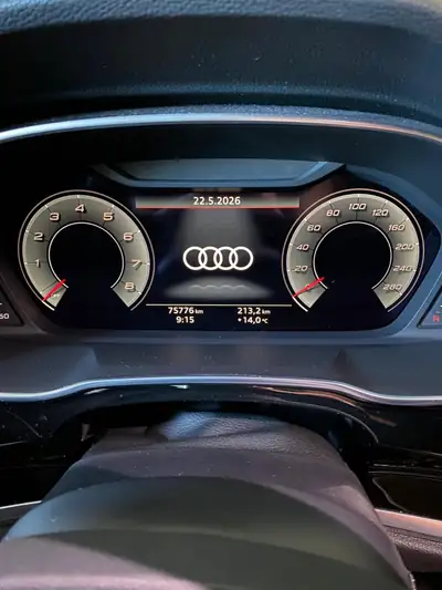 Audi Q3 2.0 40 TFSI S line — SUV compact dynamique avec pneus hiver neufs — Miniatura 9