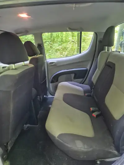 Mitsubishi L200 4x4 — Pick-up robuste, première main, attelage 3.5t — Innenraum