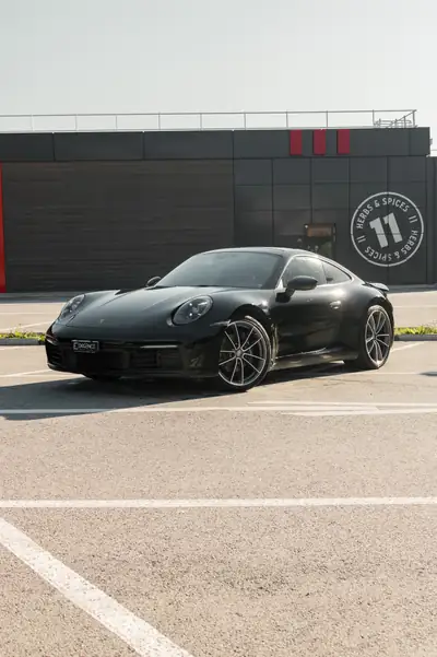 Porsche 911 Carrera 3.0 PDK — Performance iconique, 25 000 km seulement — side view