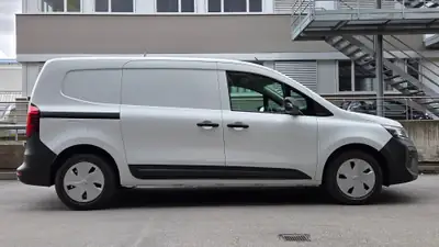 Nissan Townstar EV45 22 kW — Le fourgon électrique malin pour artisans et petits entrepreneurs — Miniatura 7