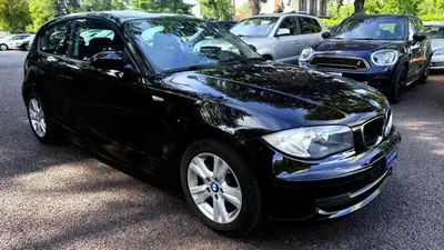 BMW 118d Access — Diesel efficace, 6 vitesses, sans sinistre — côté