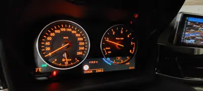 BMW X1 25d xDrive — SUV diesel robuste, 127 000 km, traction intégrale — intérieur