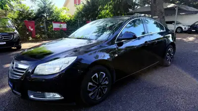 Opel Insignia 1.8 Edition 2008 — Berline élégante, moteur fiable et sans sinistre — arrière
