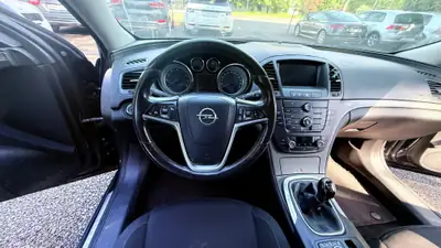 Opel Insignia 1.8 Edition 2008 — Berline élégante, moteur fiable et sans sinistre — Miniature 10