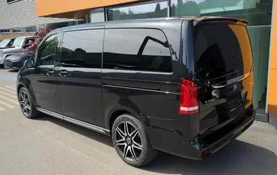 Mercedes-Benz V 300 d long — Monospace 8 places, diesel efficace, 4Matic — dashboard