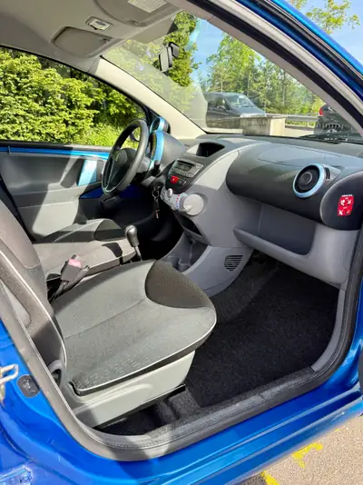 Peugeot 107 Swiss Edition — Citadine fiable, révision MFK fraîche, 8 pneus neufs — Thumbnail 7