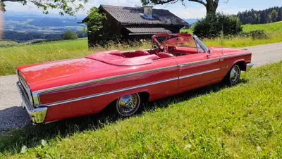 Ford Galaxy XL500 1963 — Cabriolet légendaire, 34'000 km, rouge éclatant — Miniatura 7